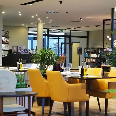 מלאדה בולסלאב Mg Restaurace/Luxury Apartments מראה חיצוני תמונה