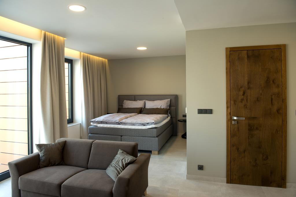 מלאדה בולסלאב Mg Restaurace/Luxury Apartments מראה חיצוני תמונה