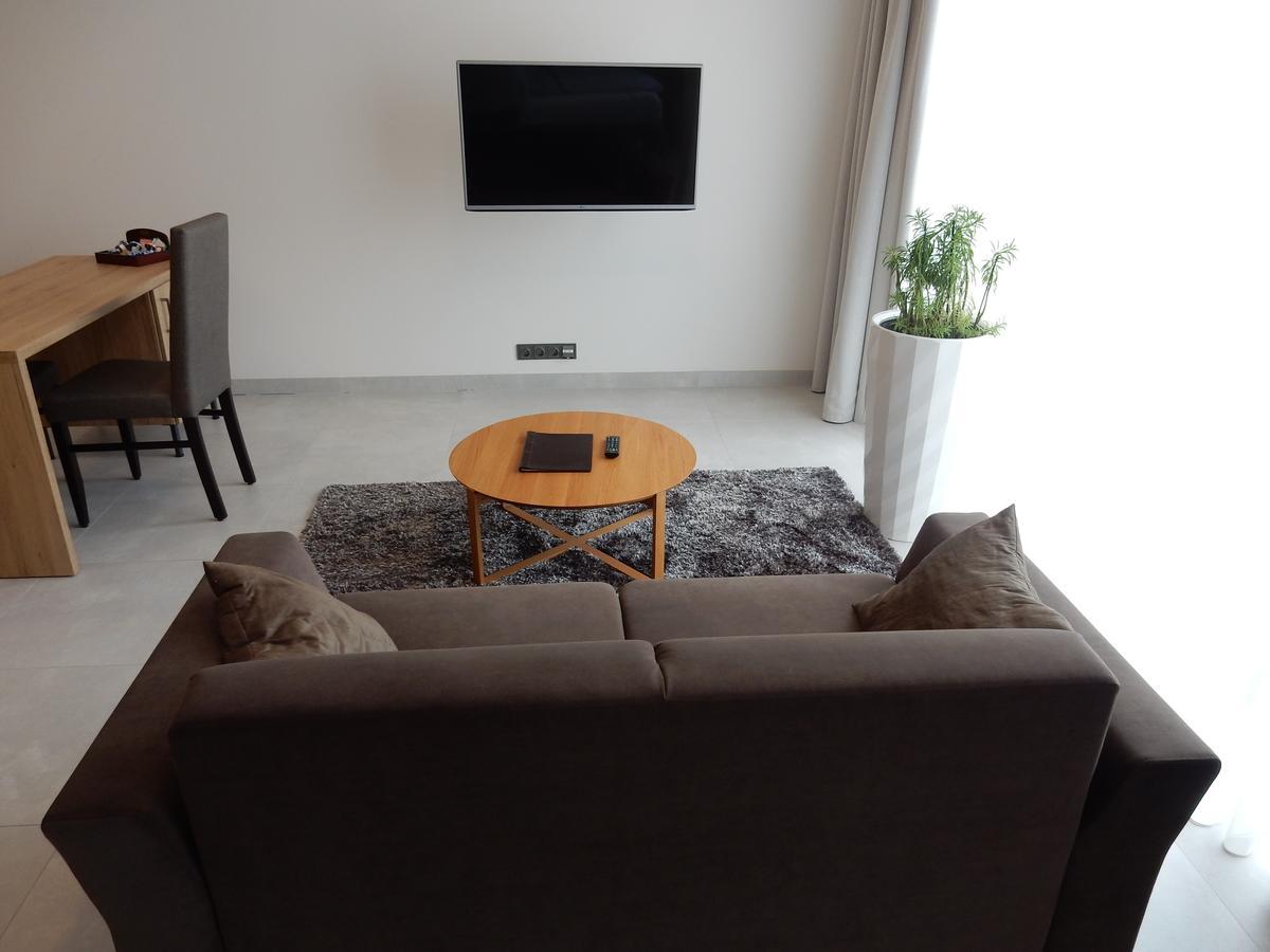 מלאדה בולסלאב Mg Restaurace/Luxury Apartments מראה חיצוני תמונה